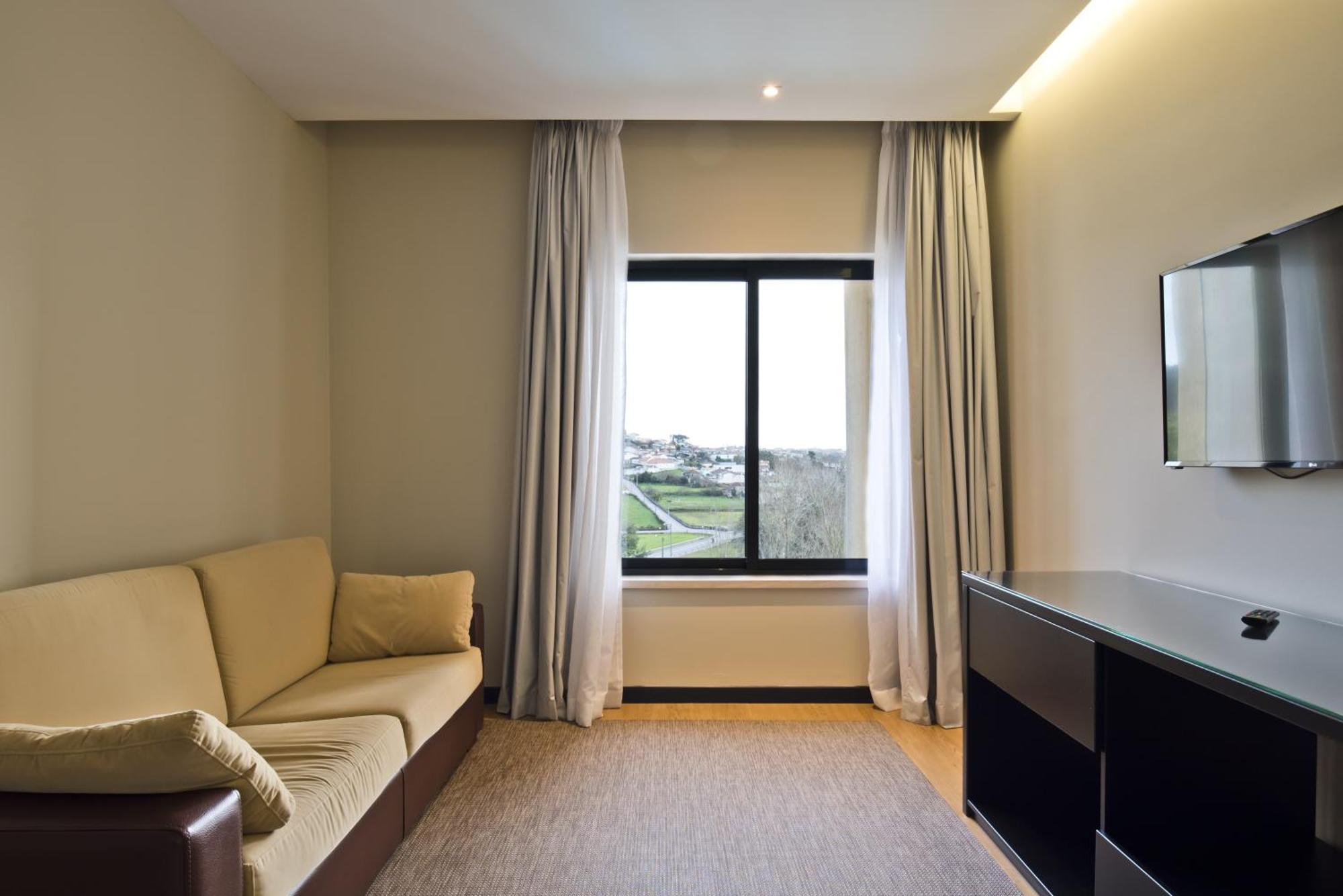 Lam Hotel Estarreja Kültér fotó